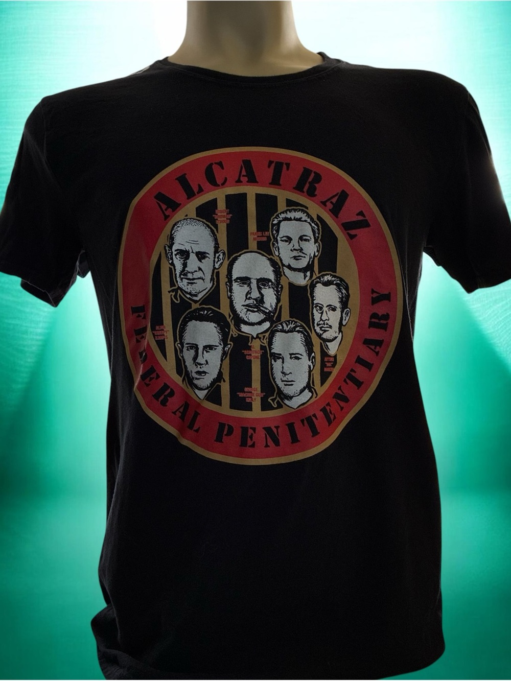 Alcatraz Federal Penitentiary T-Shirt Al Capone Machine Gun Kelly Inmates ~M